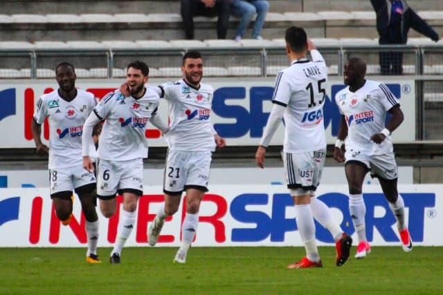 Soi kèo bóng đá 88FUN trận Amiens SC vs Angers SCO, 2h -15/03/2020