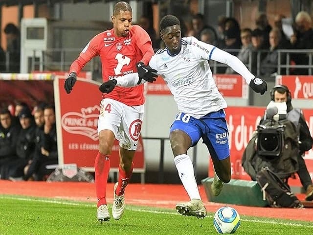 Soi kèo bóng đá 88FUN trận Strasbourg vs Brest, 01:00 – 04/02/2021