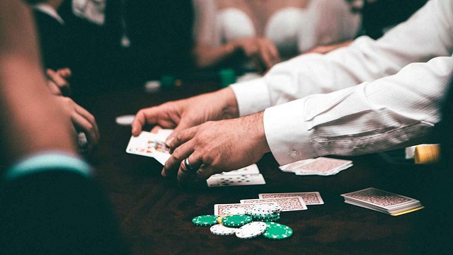 Tuyệt kĩ đánh Blackjack bất bại chưa từng biết thua là gì tại sòng bài online