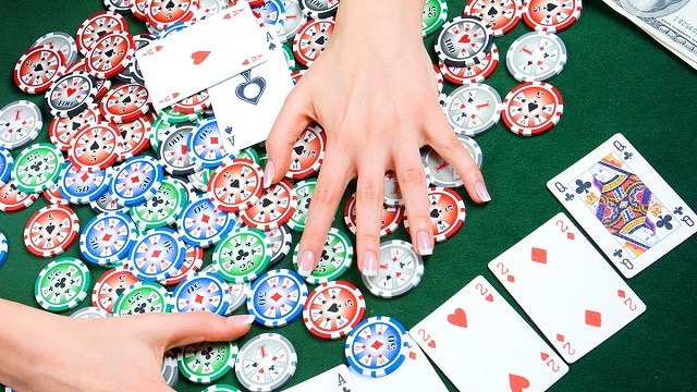 Làm sao để nhận biết một người chơi Poker cực kỳ yếu kém